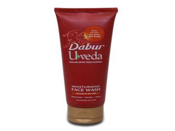 Dabur Uveda Moisturising Face Wash: 100 ml
